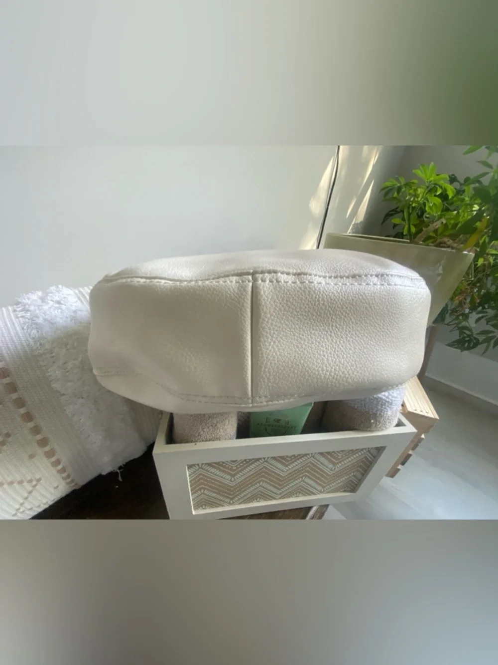 Sonoma Goods For Life Cream Heimana Hobo Sling Shoulder Bag Vegan Leather 🐚